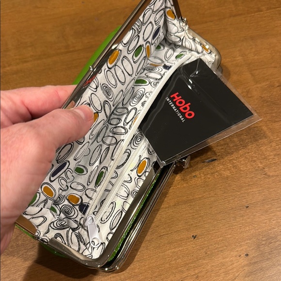 Like NEW HOBO Lauren Clutch Wallet - Picture 8 of 8